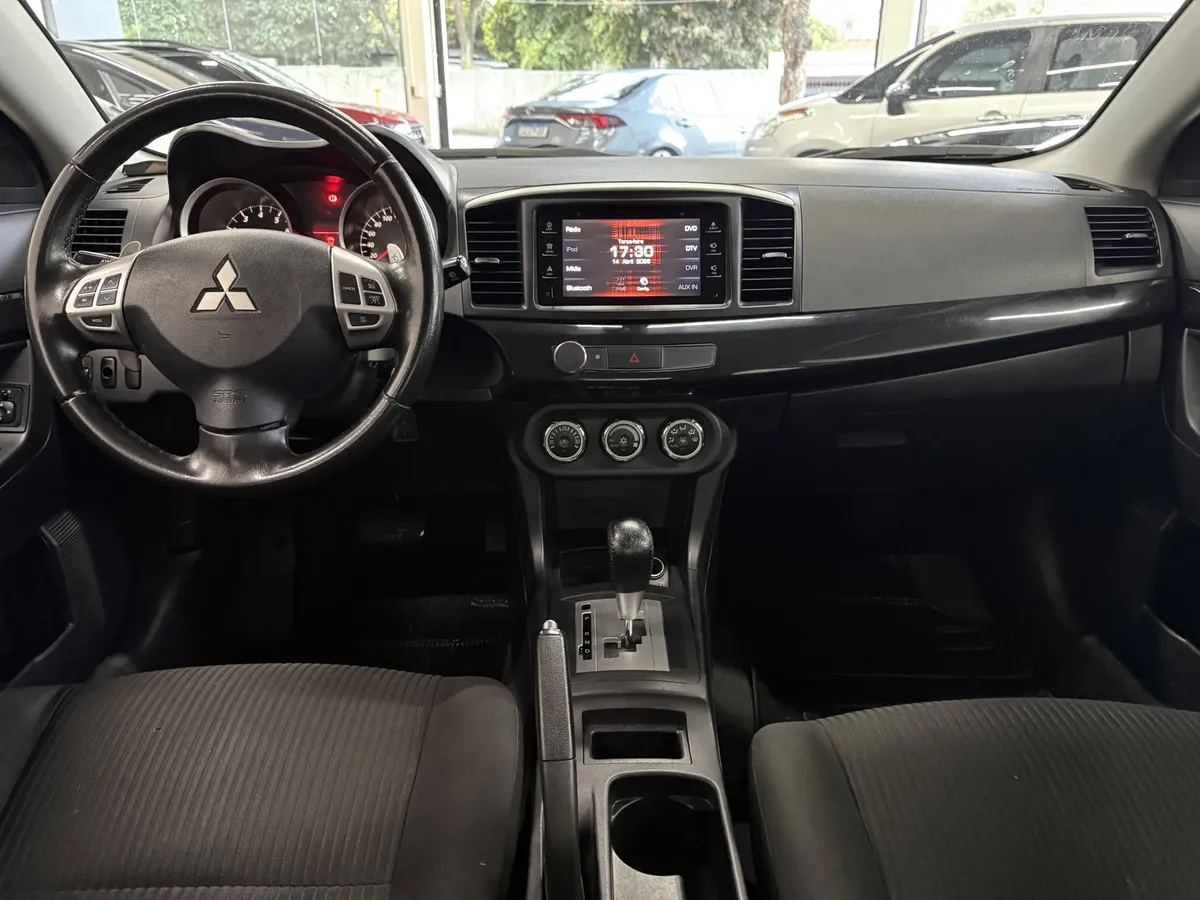 Mitsubishi Lancer 2.0 Cvt 4p foto 8