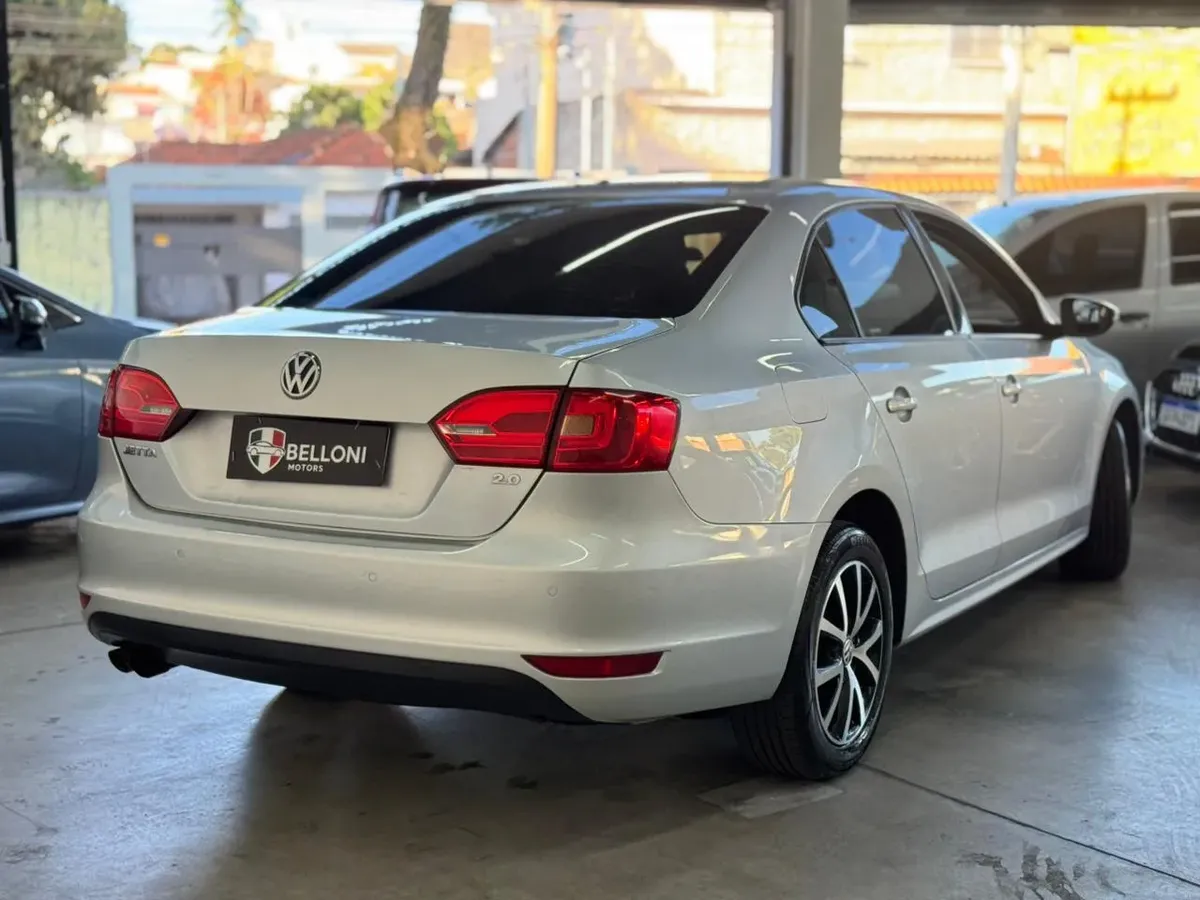 Volkswagen Jetta 2.0 Comfortline Flex 4p Automática foto 2