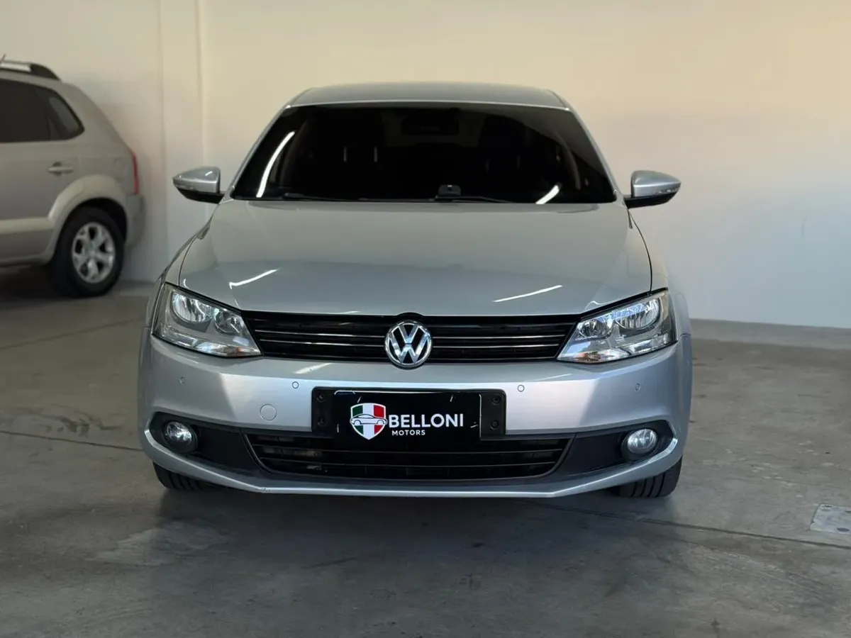 Volkswagen Jetta 2.0 Comfortline Flex 4p Automática foto 3