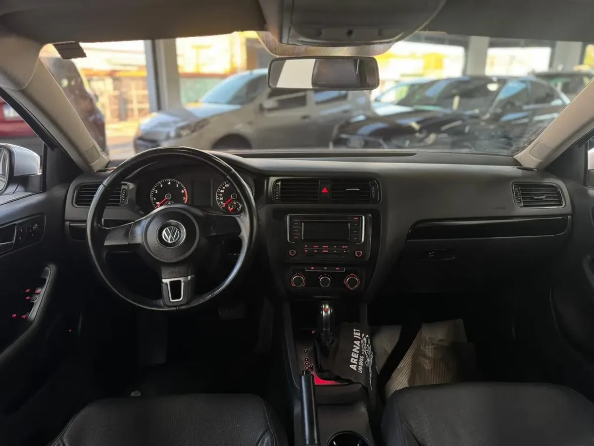 Volkswagen Jetta 2.0 Comfortline Flex 4p Automática foto 8